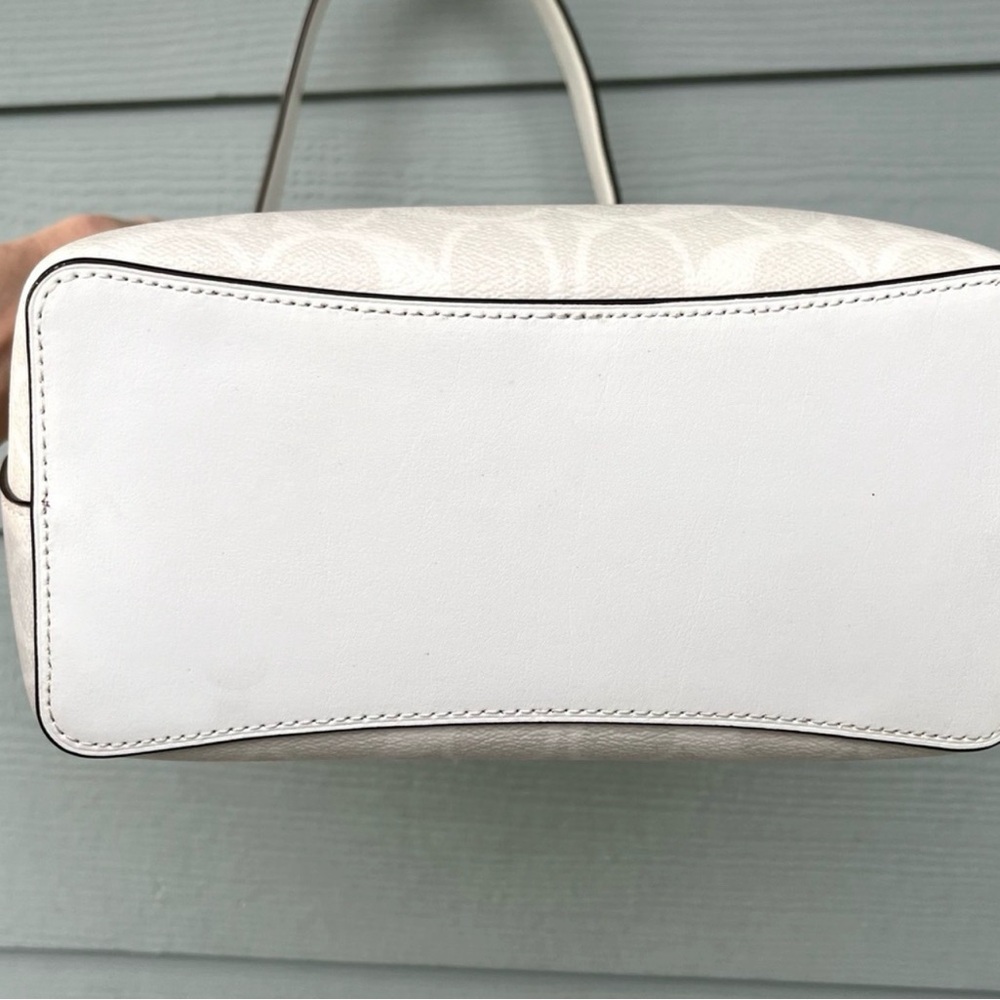 COACH Town Bucket Bag In Glacier White Signature Canvas - Picture 5 of 9